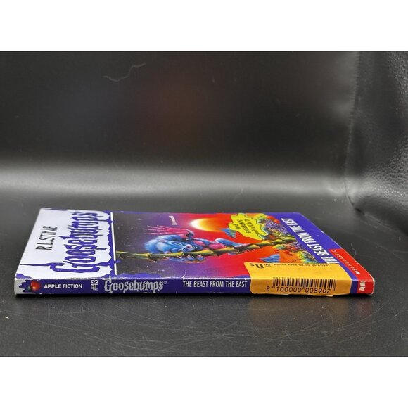 Goosebumps #43 The Beast From The East TRUE 1st Print Edition RL Stine UNREAD - Picture 3 of 10